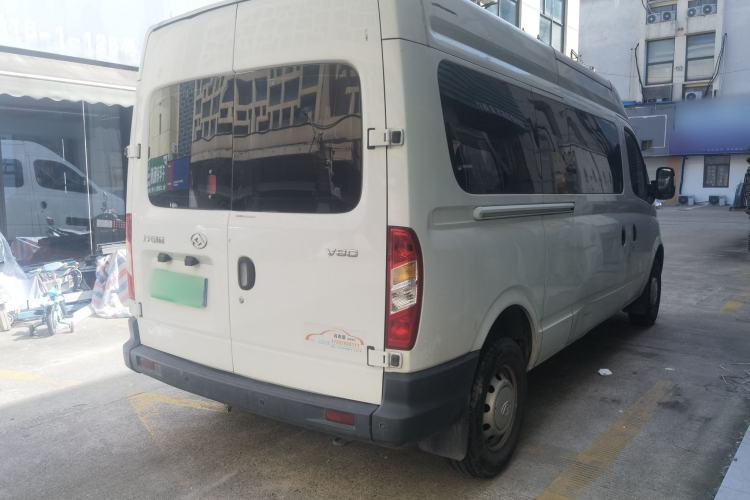 Used SAIC MAXUS Xintu V80 2019 2.5T Classic Model 6-Speed Manual Aotong Long Wheelbase Mid-Height 7-Seater Rear Right 45 Deg