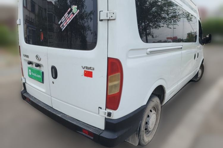 Used SAIC MAXUS Xintu V80 2019 2.5T Classic Model 6-Speed Manual Aotong Long Wheelbase Mid-Height 7-Seater Rear Right 45 Deg