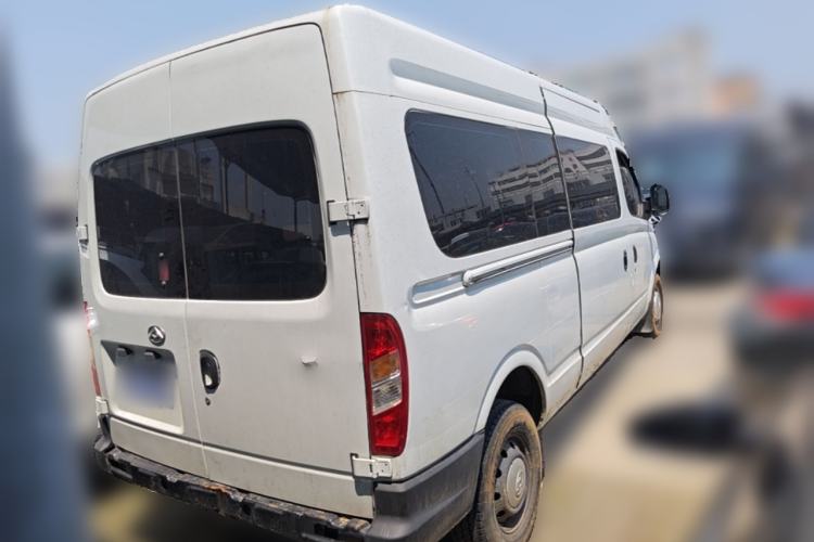 Used SAIC MAXUS Xintu V80 2019 2.5T Classic Model 6-Speed Manual Aotong Long Wheelbase Mid-Height 7-Seater Rear Right 45 Deg