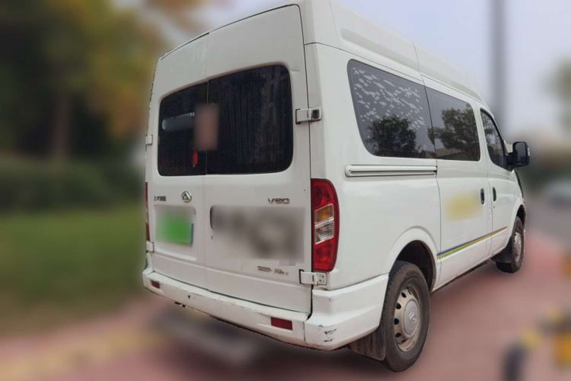 Used SAIC MAXUS Xintu V80 2019 2.5T Classic AMT Aoyuntong Facelifted Short-Wheelbase Mid-Roof 5/6-Seater Rear Right 45 Deg