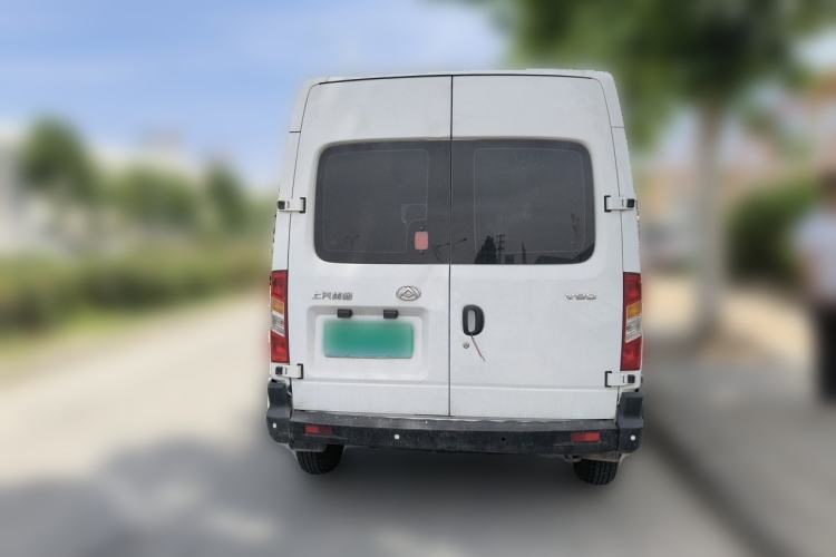 Used SAIC MAXUS Xintu V80 2019 2.5T Classic Version 6-Speed Manual Extended Wheelbase Mid-Roof Design 9-Seater Rear
