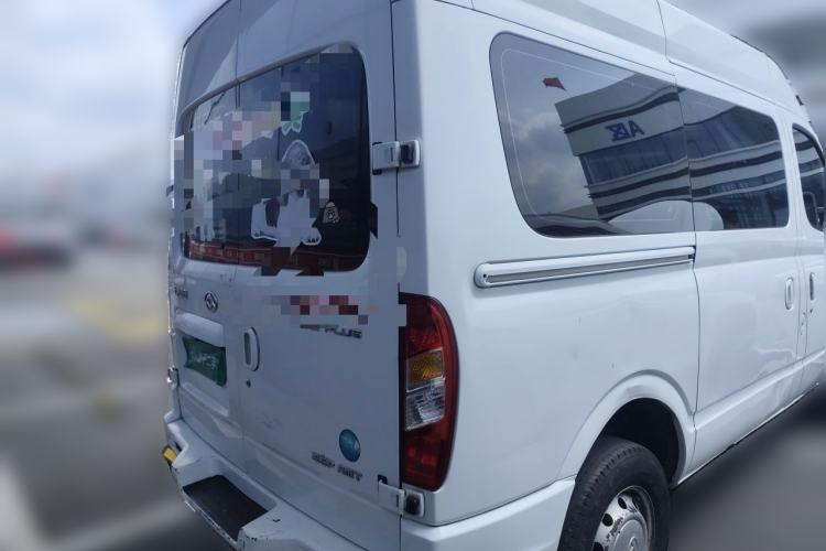 Used SAIC MAXUS Xintu V80 2019 2.0T Plus AMT Aoyuntong Short Wheelbase Mid-Roof 5/6-Seater Rear