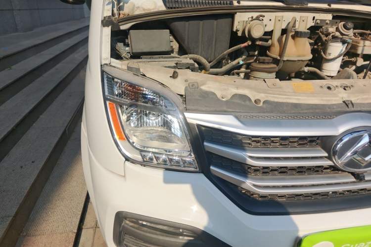 Used SAIC MAXUS Xintu V80  Right Front Headlight