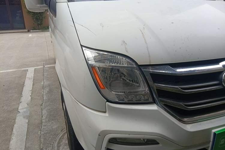 Used SAIC MAXUS Xintu V80 2019 2.0T Plus AMT Aoyuntong Short Wheelbase Ultra-Low Roof 5/6-Seater Right Front Headlight