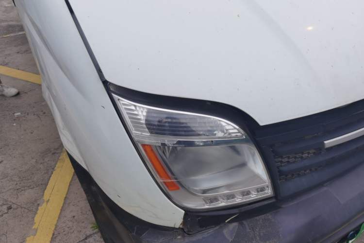 Used SAIC MAXUS Xintu V80 2019 2.5T Classic Edition AMT Aoyuntong Facelifted Long Wheelbase Mid-Height 7-Seater Right Front Headlight