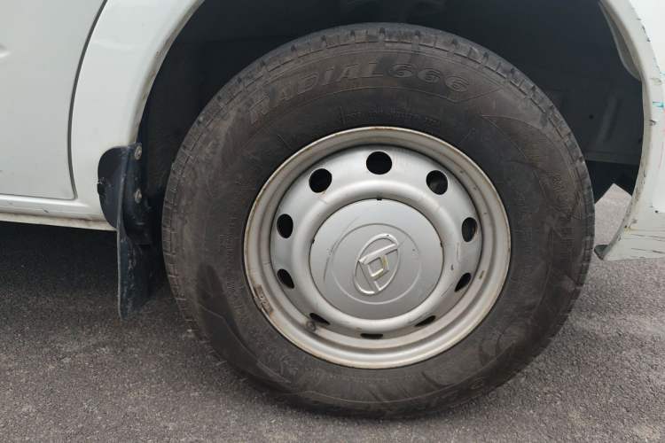 Used SAIC MAXUS Xintu V80 2019 2.0T Plus 6-speed Manual – Aotong Long Wheelbase Mid-Height 7-Seater Right Front Wheel Hub