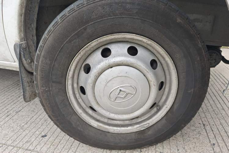 Used SAIC MAXUS Xintu V80 2019 2.0T Plus 6-speed Manual – Aotong Long Wheelbase Mid-Height 7-Seater Right Front Wheel Hub