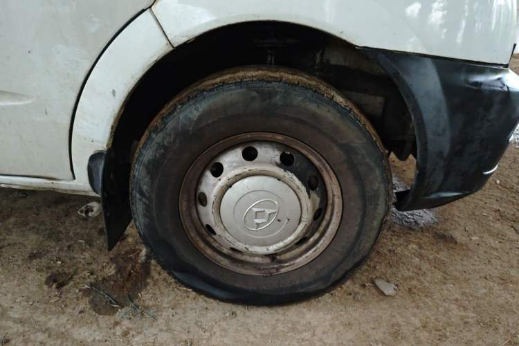 Used SAIC MAXUS Xintu V80 2019 2.5T Classic Version 6-Speed Manual – Aoyuntong Modified Long Wheelbase Mid-Height 7-Seater Right Front Wheel Hub
