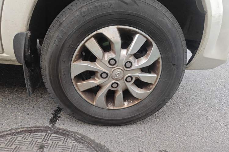 Used SAIC MAXUS Xintu V80 2019 2.0T Plus 6-Speed Manual – Aoyuntong Long Wheelbase High-Roof 7-Seater Right Front Wheel Hub