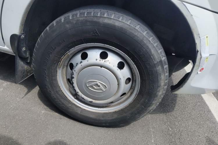 Used SAIC MAXUS Xintu V80 2019 2.0T Plus AMT Aoyuntong Short Wheelbase Mid-Roof 5/6-Seater Right Front Wheel Hub