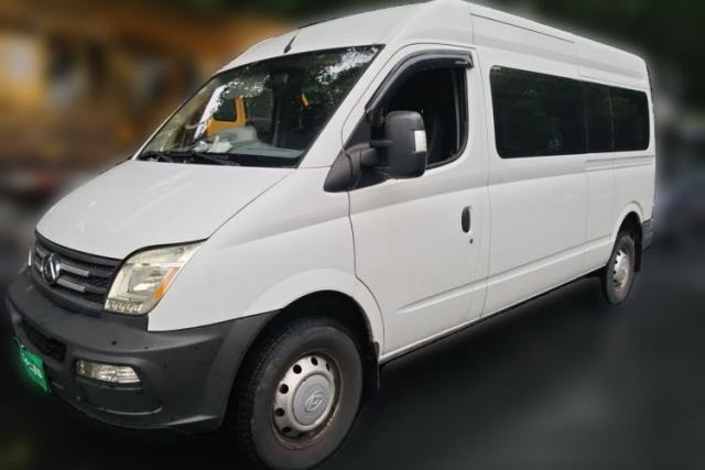 Used SAIC MAXUS Xintu V80 2019 2.5T Classic Model 6-Speed Manual Aotong Long Wheelbase Mid-Height 7-Seater