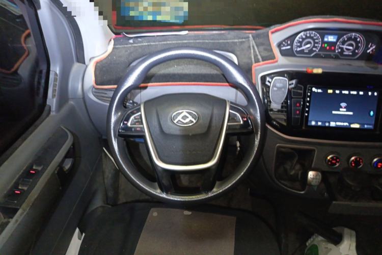 Used SAIC MAXUS Xintu V80 2019 2.5T Classic Edition 6-Speed Manual – Aoyuntong Short Wheelbase Mid-Height Design 5/6 Seats Steering Wheel