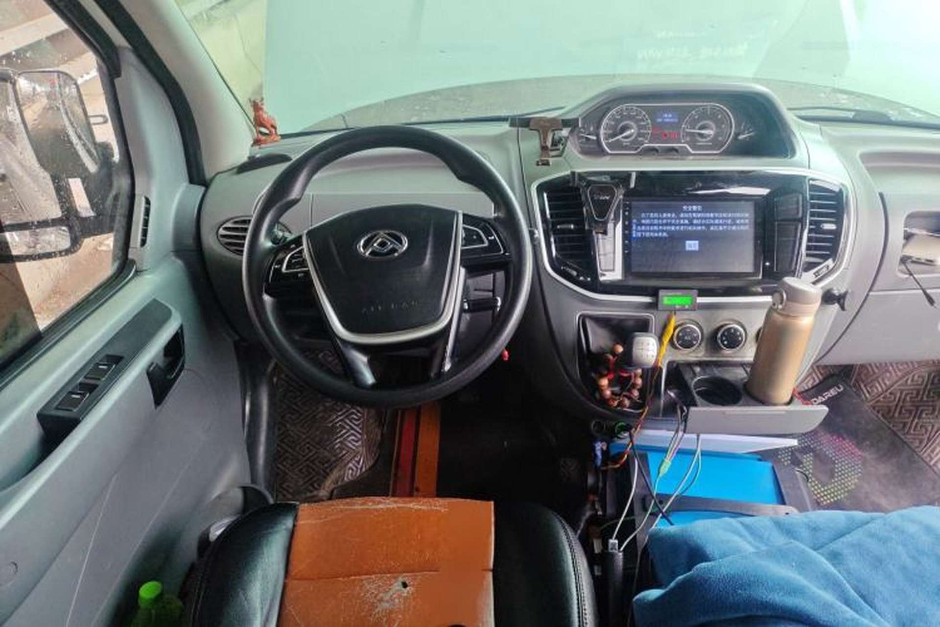 Used SAIC MAXUS Xintu V80 2019 2.5T Classic Version 6-Speed Manual – Aoyuntong Modified Long Wheelbase Mid-Height 7-Seater Steering Wheel
