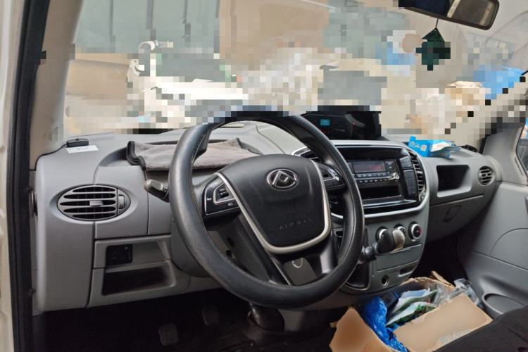 Used SAIC MAXUS Xintu V80 2019 2.5T Classic Edition 6-Speed Manual – Aoyuntong Short Wheelbase Mid-Height Design 5/6 Seats Steering Wheel