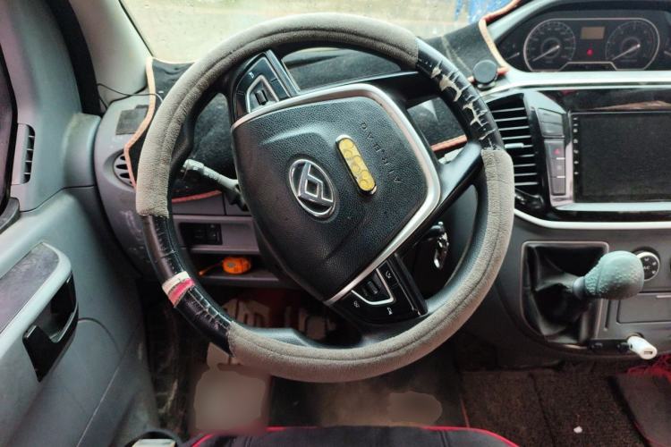 Used SAIC MAXUS Xintu V80 2019 2.5T Classic Model 6-Speed Manual – Aoyuntong Modified Version Short Wheelbase Ultra-Low Roof 5/6 Seats Steering Wheel
