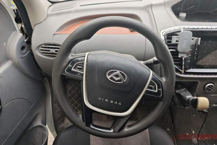 Used SAIC MAXUS Xintu V80 2019 2.0T Plus 6-speed Manual – Aotong Long Wheelbase Mid-Height 7-Seater Steering Wheel