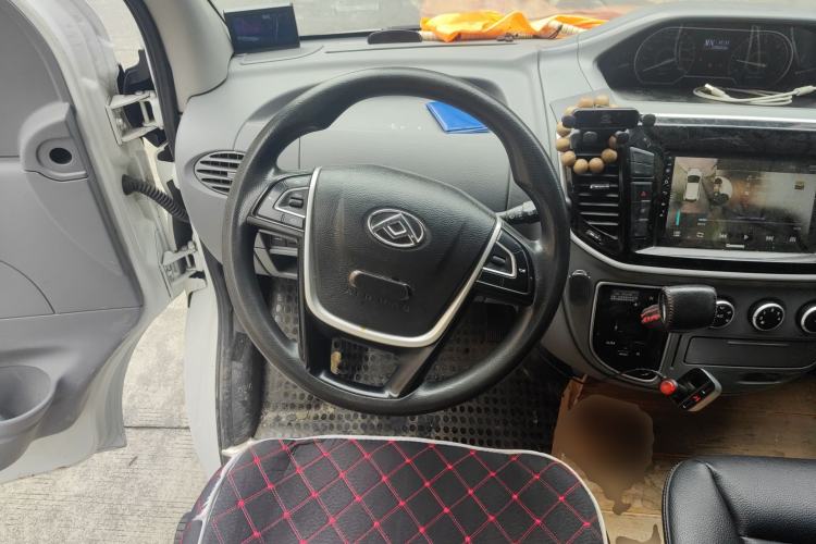 Used SAIC MAXUS Xintu V80 2019 2.5T Classic Model AMT Aoyuntong Long Wheelbase High-Roof 7-Seater Steering Wheel