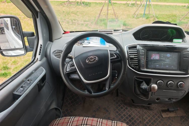 Used SAIC MAXUS Xintu V80 2019 2.5T Classic Edition 6-Speed Manual – Aoyuntong Modified Version Short Wheelbase Mid-Height Roof 5/6 Seats Steering Wheel