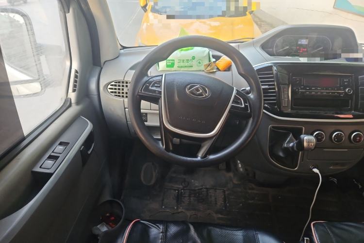 Used SAIC MAXUS Xintu V80 2019 2.5T Classic 6-Speed Manual Van Short Wheelbase Mid-Roof Design 2/3 Seats Steering Wheel