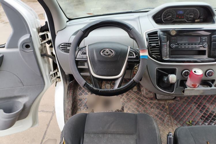 Used SAIC MAXUS Xintu V80 2019 2.5T Classic Model 6-Speed Manual Aotong Long Wheelbase Mid-Height 7-Seater Steering Wheel