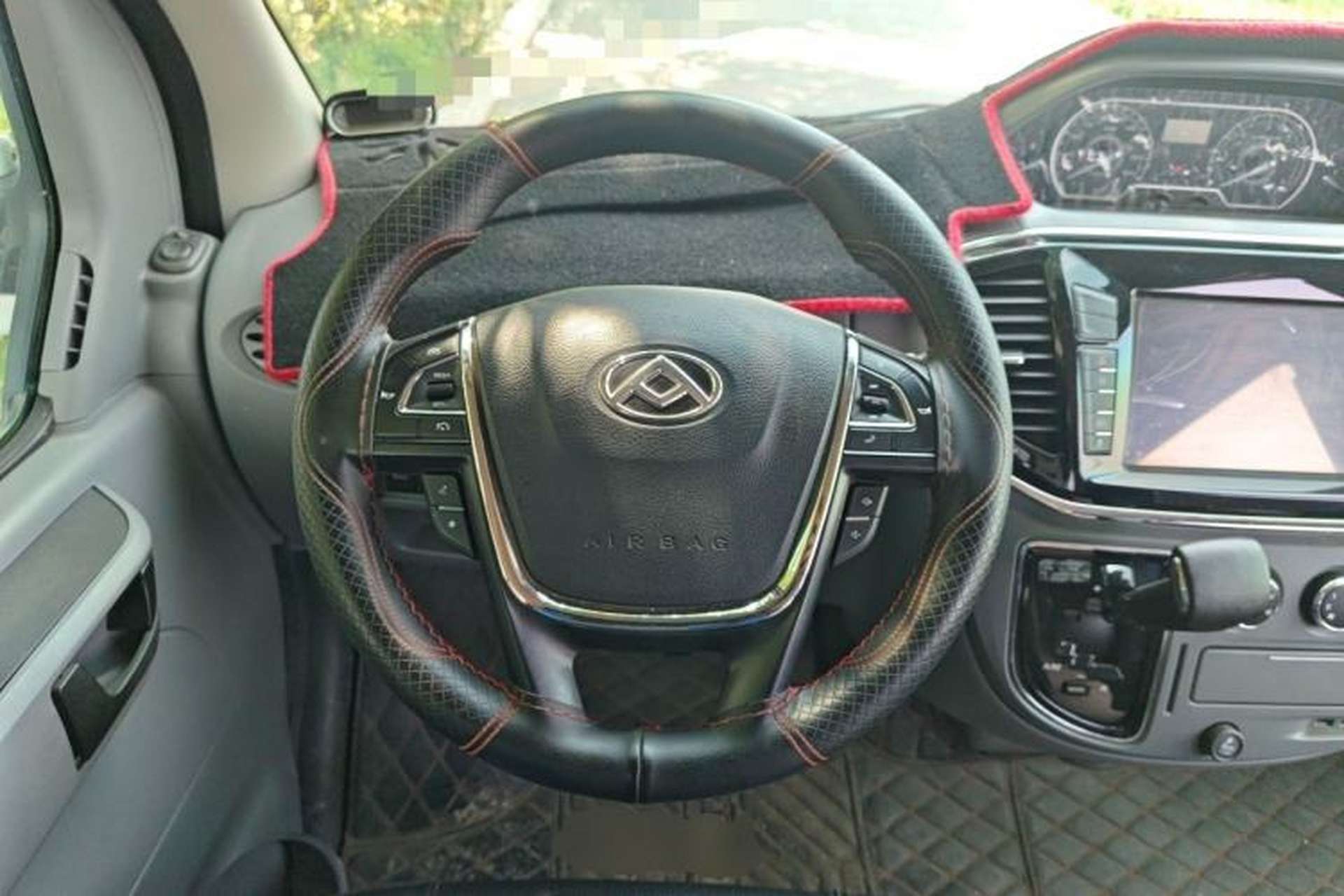 Used SAIC MAXUS Xintu V80  Steering Wheel