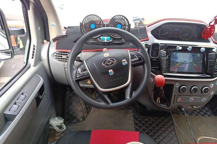 Used SAIC MAXUS Xintu V80 2019 2.5T Classic Model 6-Speed Manual Aotong Long Wheelbase Mid-Height 7-Seater Steering Wheel