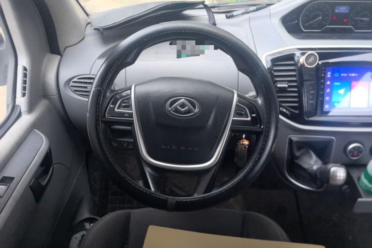 Used SAIC MAXUS Xintu V80 2019 2.5T Classic Model 6-Speed Manual Aotong Long Wheelbase Mid-Height 7-Seater Steering Wheel