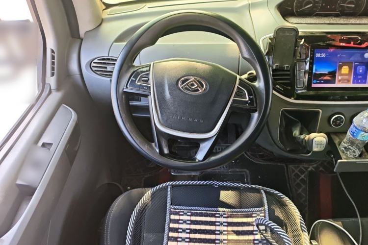 Used SAIC MAXUS Xintu V80 2019 2.5T Classic Version 6-Speed Manual – Aoyuntong Modified Long Wheelbase Mid-Height 7-Seater Steering Wheel