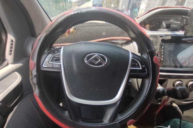 Used SAIC MAXUS Xintu V80 2019 2.0T Plus 6-Speed Manual Van Long Wheelbase Mid-Roof Design 2-3 Seater Steering Wheel