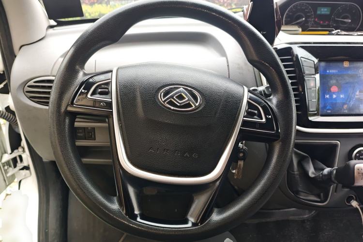 Used SAIC MAXUS Xintu V80 2019 2.5T Classic Model 6-Speed Manual – Aoyuntong Modified Version with Long Wheelbase High Roof and 7 Seating Capacity Steering Wheel