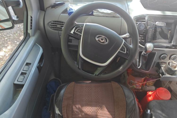 Used SAIC MAXUS Xintu V80 2019 2.5T Classic Version 6-Speed Manual – Aoyuntong Modified Long Wheelbase Mid-Height 7-Seater Steering Wheel