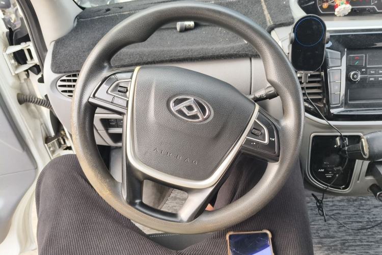 Used SAIC MAXUS Xintu V80 2019 2.0T Plus AMT Aoyuntong Short Wheelbase Mid-Roof 5/6-Seater Steering Wheel
