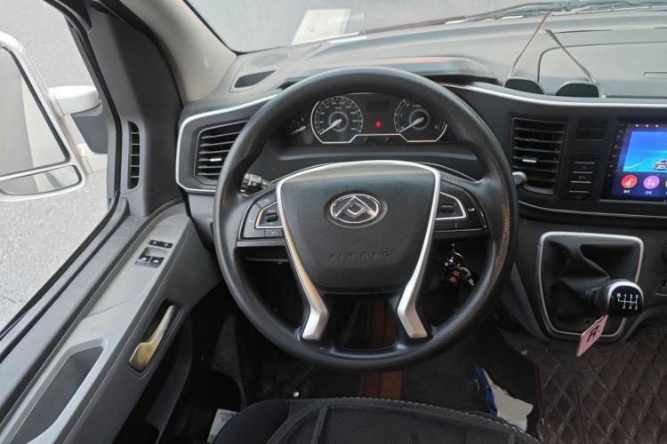 Used SAIC MAXUS Xintu V80 2019 2.0T Plus 6-Speed Manual – Aoyuntong Long Wheelbase High-Roof 7-Seater Steering Wheel
