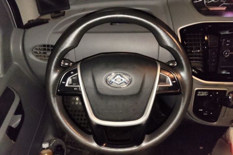 Used SAIC MAXUS Xintu V80 2019 2.0T Plus AMT Aoyuntong Long Wheelbase Mid-Roof 7-Seater Steering Wheel