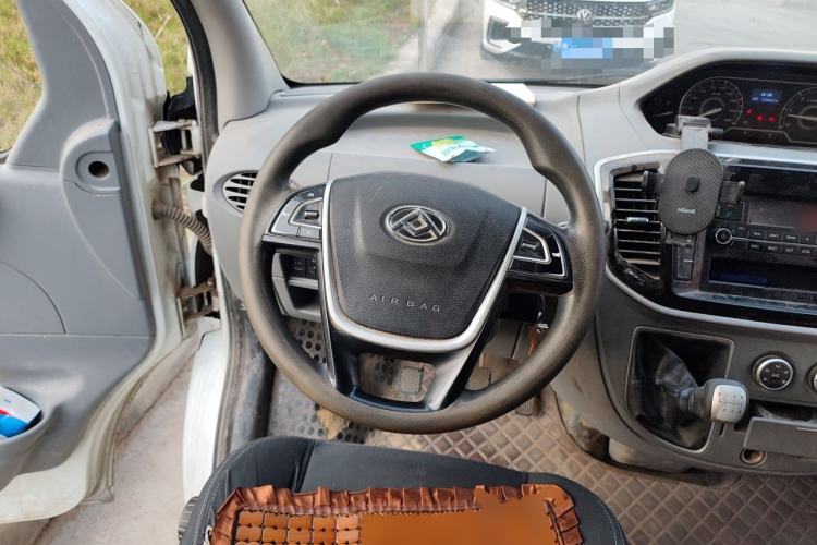 Used SAIC MAXUS Xintu V80 2019 2.0T Plus 6-speed Manual – Aotong Long Wheelbase Mid-Height 7-Seater Steering Wheel