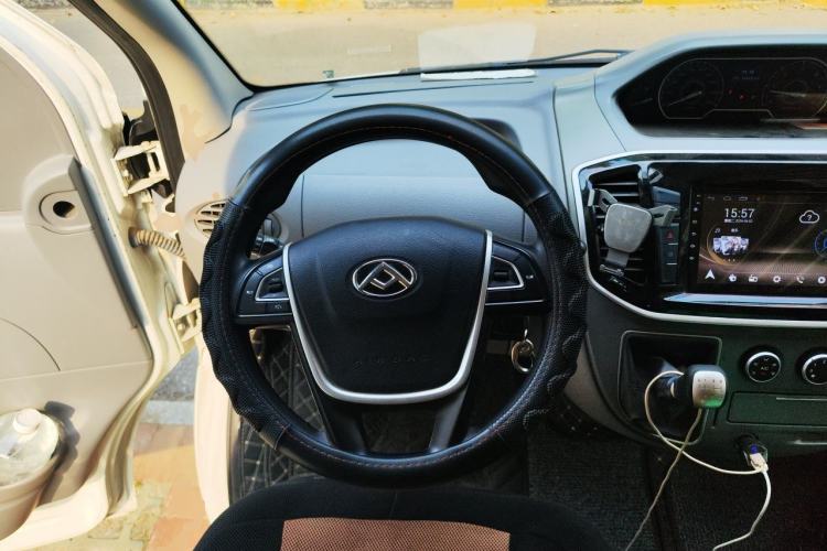 Used SAIC MAXUS Xintu V80 2019 2.5T Classic Model 6-Speed Manual Aotong Long Wheelbase Mid-Height 7-Seater Steering Wheel