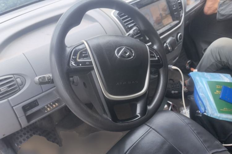 Used SAIC MAXUS Xintu V80 2019 2.5T Classic AMT Aoyuntong Short Wheelbase Mid-Roof 5/6-Seater Steering Wheel