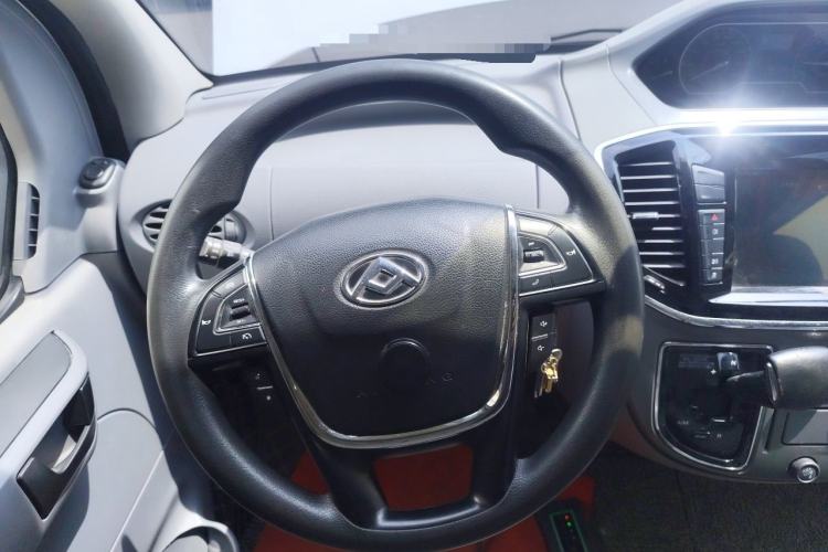 Used SAIC MAXUS Xintu V80 2019 2.0T Plus AMT Aoyuntong Short Wheelbase Mid-Roof 5/6-Seater Steering Wheel