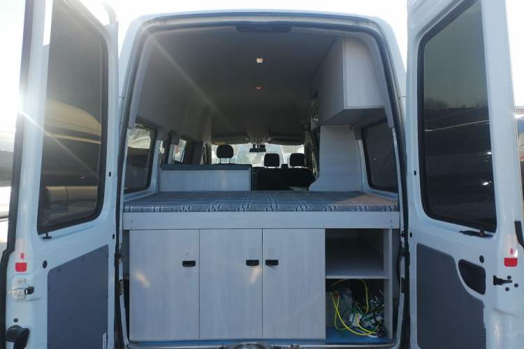Used SAIC MAXUS Xintu V80 2019 2.5T Classic Model AMT Aoyuntong Long Wheelbase High-Roof 7-Seater Trunk