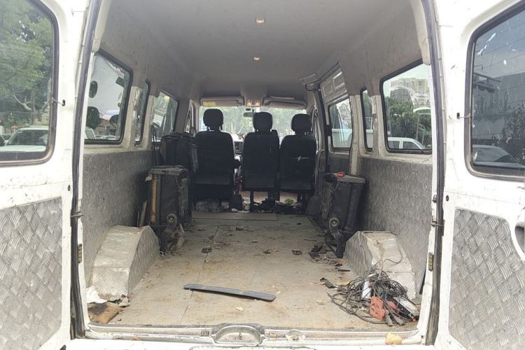 Used SAIC MAXUS Xintu V80  Trunk