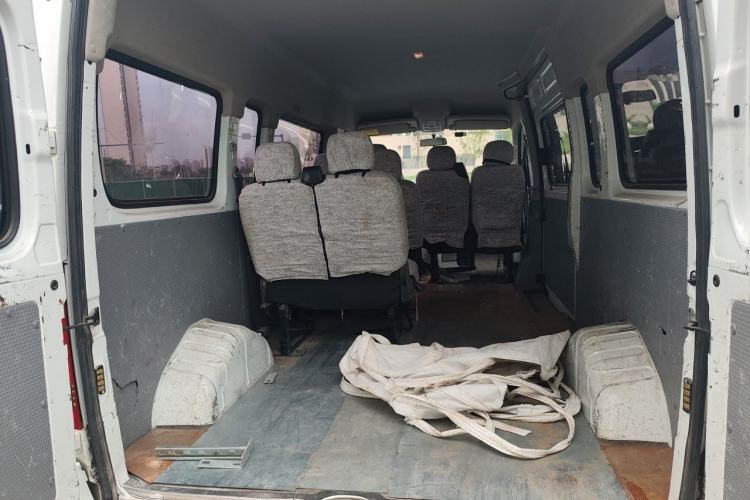 Used SAIC MAXUS Xintu V80 2019 2.0T Plus 6-speed Manual – Aotong Long Wheelbase Mid-Height 7-Seater Trunk
