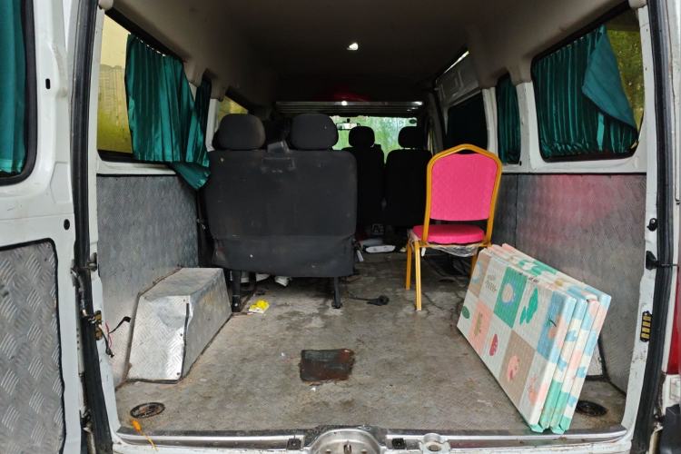 Used SAIC MAXUS Xintu V80 2019 2.5T Classic Version 6-Speed Manual – Aoyuntong Modified Long Wheelbase Mid-Height 7-Seater Trunk
