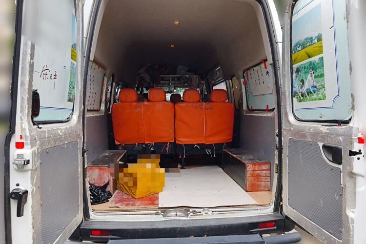 Used SAIC MAXUS Xintu V80  Trunk
