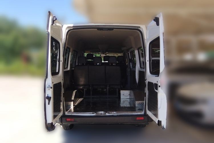 Used SAIC MAXUS Xintu V80 2019 2.5T Classic AMT Van Short Wheelbase Mid-Roof 6-Seater Trunk