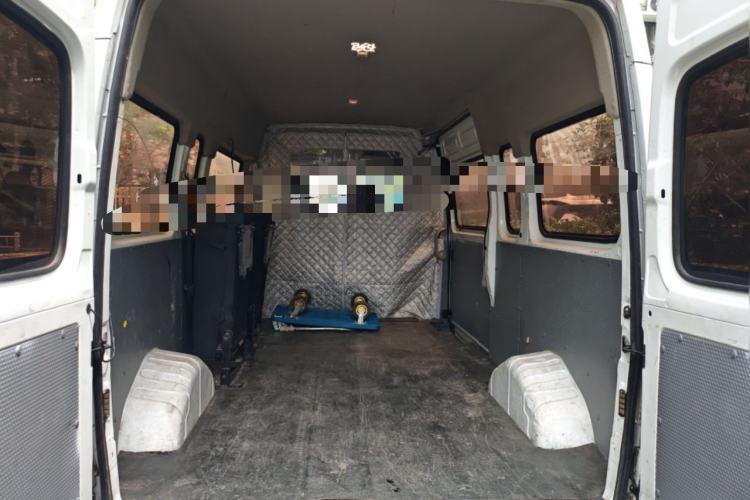 Used SAIC MAXUS Xintu V80 2019 2.5T Classic Version 6-Speed Manual – Aoyuntong Modified Long Wheelbase Mid-Height 7-Seater Trunk