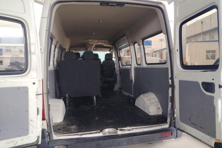 Used SAIC MAXUS Xintu V80 2019 2.5T Classic Model AMT Aoyuntong Long Wheelbase Mid-Roof 7-Seater Trunk