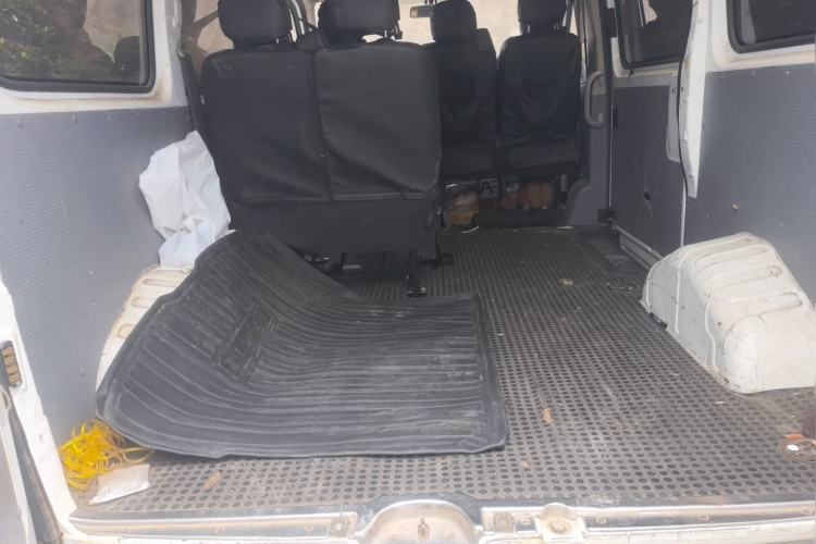 Used SAIC MAXUS Xintu V80 2019 2.5T Classic AMT Aoyuntong Short Wheelbase Mid-Roof 5/6-Seater Trunk