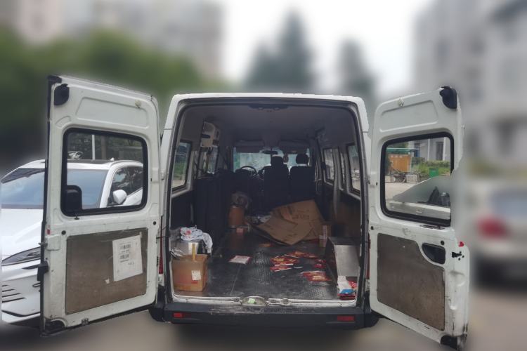 Used SAIC MAXUS Xintu V80 2019 2.5T Classic Edition AMT Aoyuntong Facelifted Long Wheelbase Mid-Height 7-Seater Trunk