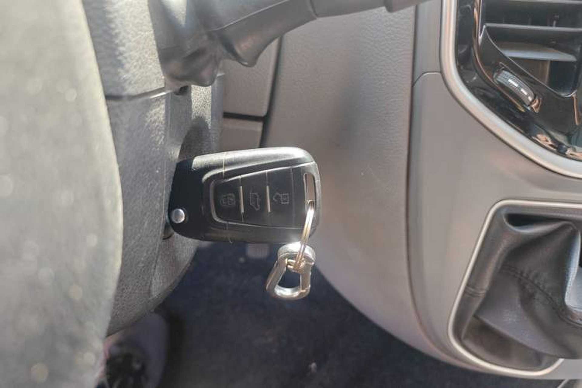 Used SAIC MAXUS Xintu V80 2019 2.5T Classic Version 6-Speed Manual – Aoyuntong Modified Long Wheelbase Mid-Height 7-Seater Vehicle Key