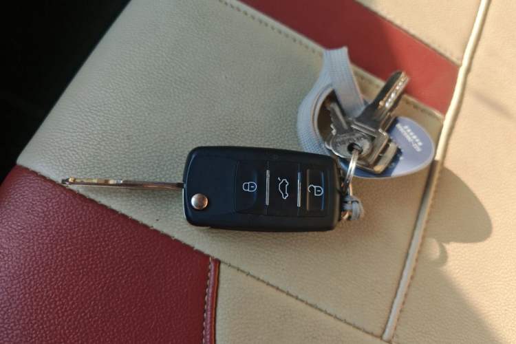 Used SAIC MAXUS Xintu V80  Vehicle Key